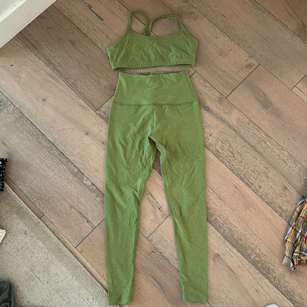 Beyond Yoga green set